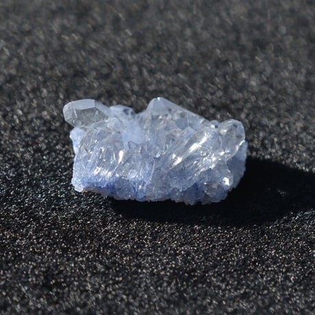 デュモルチェライトインクォーツ原石 Dumortierite in Quartz 020