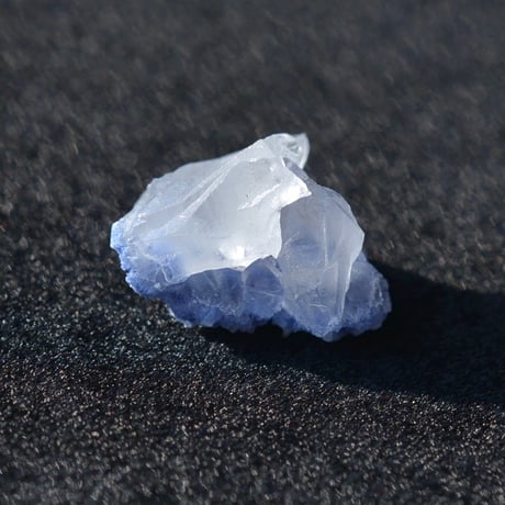 デュモルチェライトインクォーツ原石 Dumortierite in Quartz 017