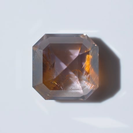 【自社研磨】ゲーサイトインアメシスト Goethite in Amethyst