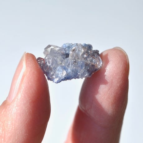 デュモルチェライトインクォーツ原石 Dumortierite in Quartz 016