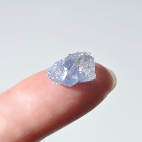 デュモルチェライトインクォーツ原石 Dumortierite in Quartz 027