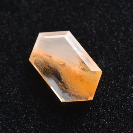 【自社研磨】アンフィボールインクォーツ Amphibole in Quartz N017