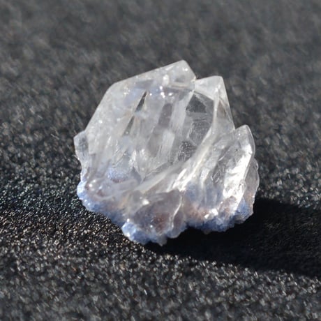 デュモルチェライトインクォーツ原石 Dumortierite in Quartz 019