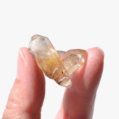 ルチルクォーツ原石 Rutilated Quartz