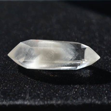 ホワイトファントムクォーツ Phantom Quartz N001