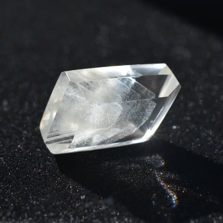 ホワイトファントムクォーツ Phantom Quartz N007