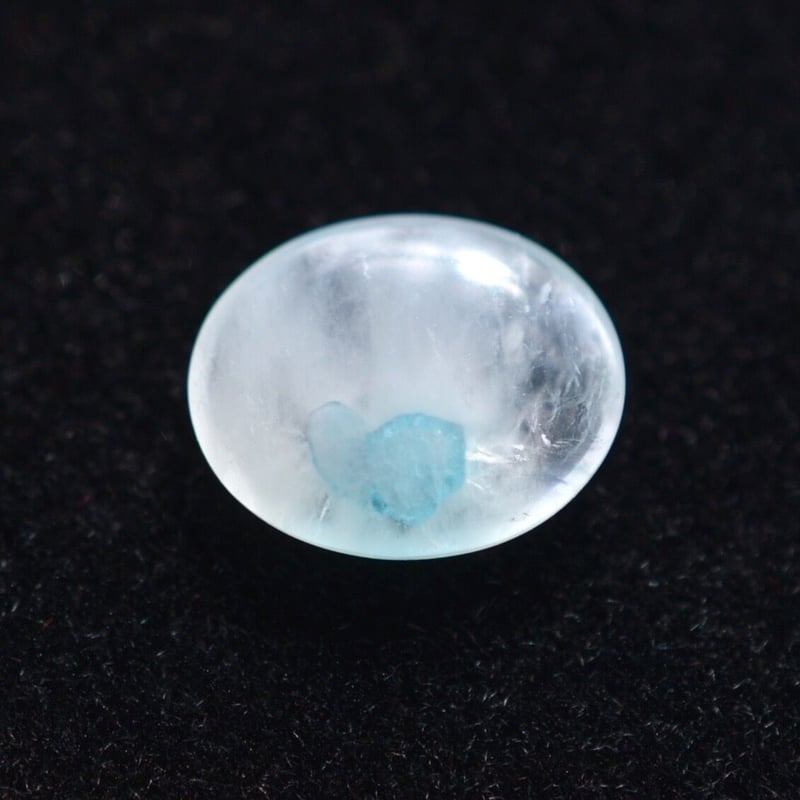 世界的に価格高騰中！原石は特に貴重！136g！【 Paraiba Tourmaline