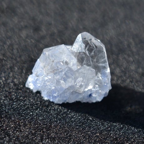 デュモルチェライトインクォーツ原石 Dumortierite in Quartz 018