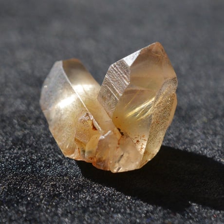 ルチルクォーツ原石 Rutilated Quartz