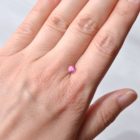 マヘンゲスピネル Mahenge Spinel N001