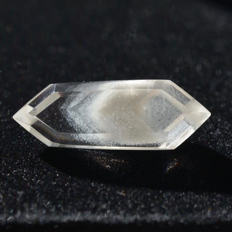 ホワイトファントムクォーツ Phantom Quartz N001