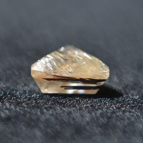 【自社研磨】ルチルクォーツ Rutilated Quartz 043