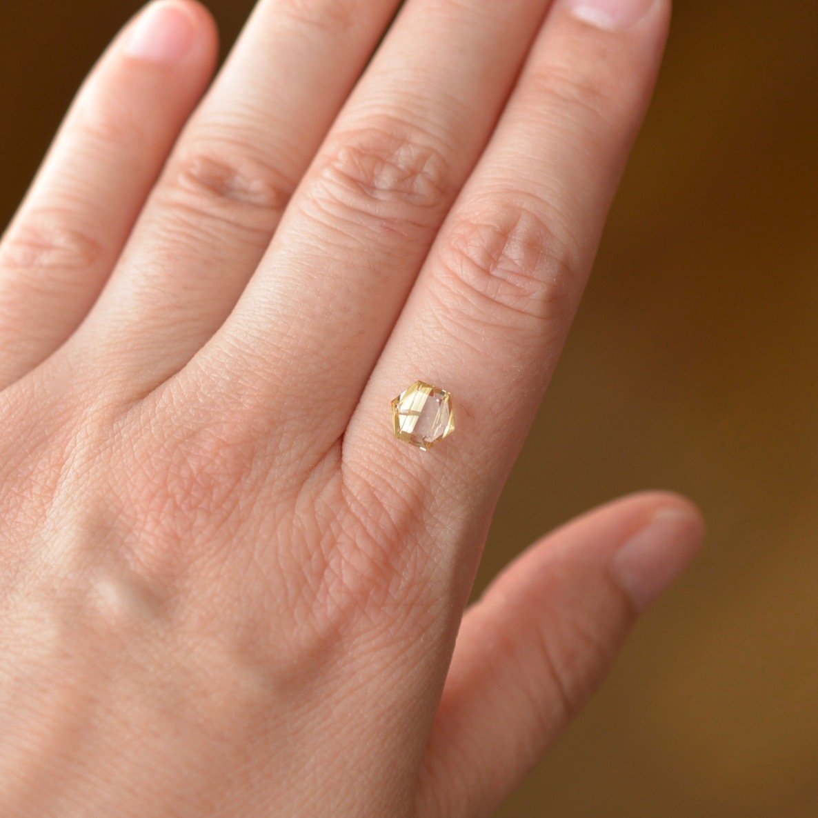 【セレクト品】ルチルクォーツ(フリーカット)70ミリ セレクト品】ルチルクォーツ(フリーカット)70ミリ