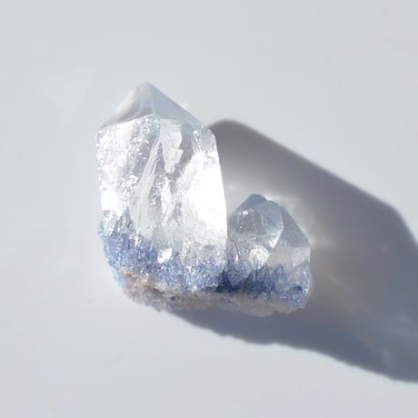 デュモルチェライトインクォーツ原石 Dumortierite in Quartz 022