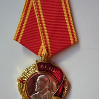 ソ連　赤星勲章　実物 ソ連 赤星勲章 - 徽章はバッジにしてピン