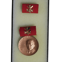 ドイツ民主共和国『DDR功労勲章』略綬・ケースつき 東ドイツ | BARBAROSSA