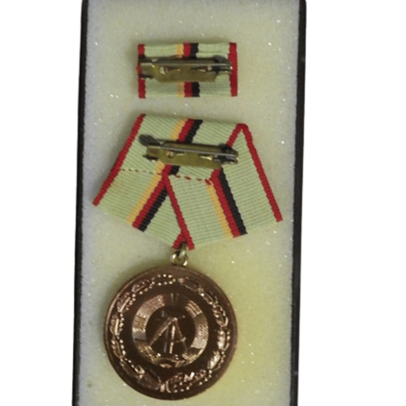 ドイツ民主共和国『内務省功労勲章』(銅) 略綬/ケースつき 東ドイツ