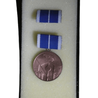 ドイツ民主共和国『内務省功労勲章』(銅) 略綬/ケースつき 東ドイツ