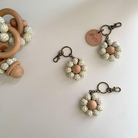 𝗳𝗹𝗼𝗿𝗮𝗹 𝘀𝗲𝗿𝗶𝗲𝘀  key ring