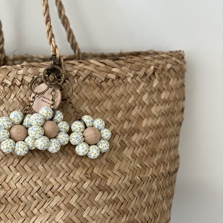 𝗳𝗹𝗼𝗿𝗮𝗹 𝘀𝗲𝗿𝗶𝗲𝘀  key ring