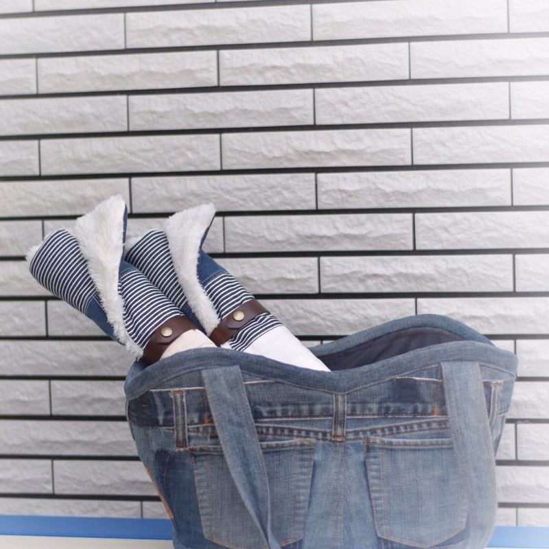 デニムリメイク☆ポケットパーツ&ふわふわファー壁掛け✨️ リメイクデニム ファーデニム 牛柄×ファー デニムリメイクbag