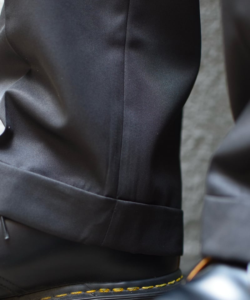 Haggar Classic Fit Pleated Front Pants Black |