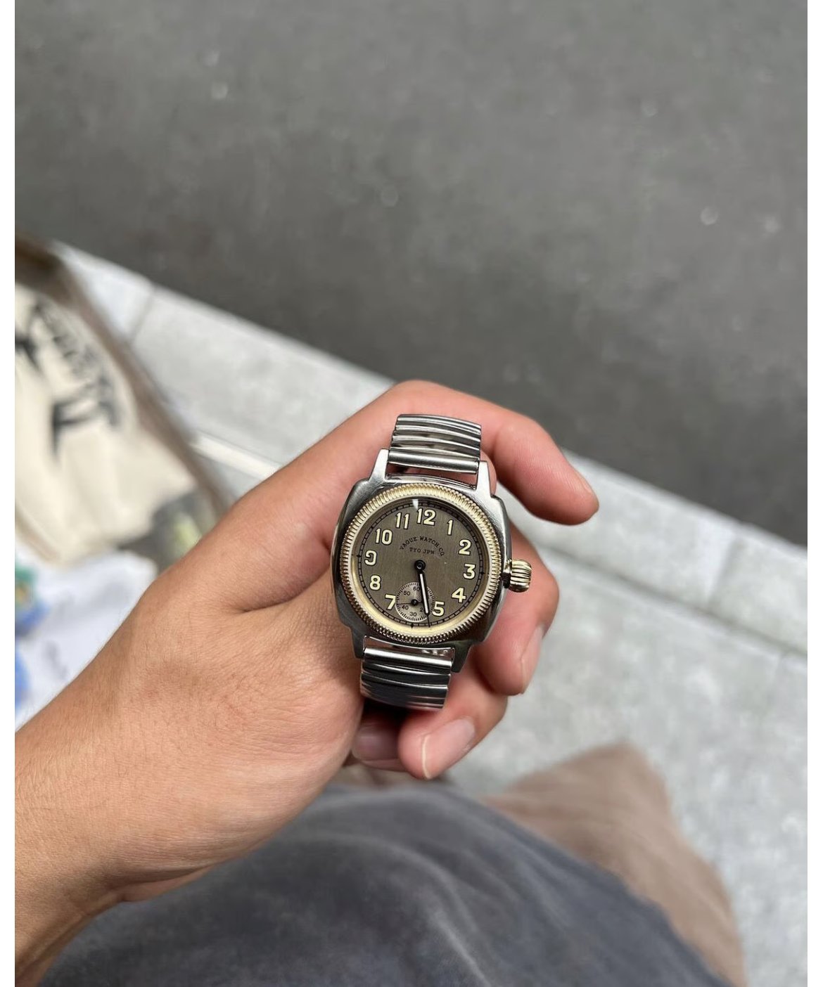 時計 VAGUE WATCH CO. Coussin Early and Coal Coussin Early and Coal – VAGUE WATCH CO.