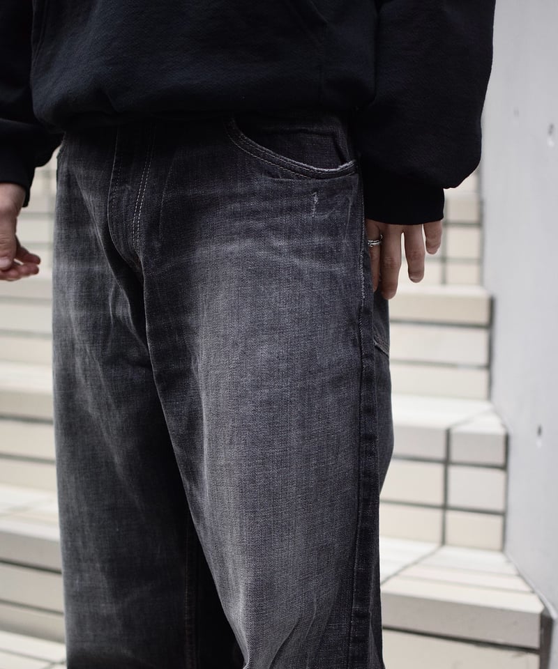 Deadstock Levi's 569 Denim Pants #1269 | COUNTER Deadstock Levi's 569 Denim Pants #1269 | COUNTER