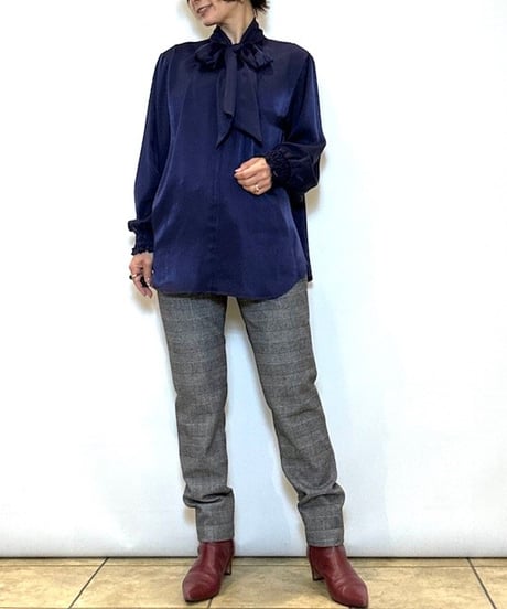 【Srieee／シュリ】《Outlet》前後２WAYスエードタイブラウス