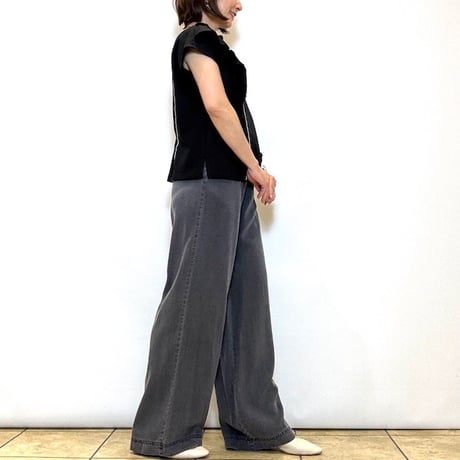 【Srieee／シュリ】フリルスウェットプルオーバー