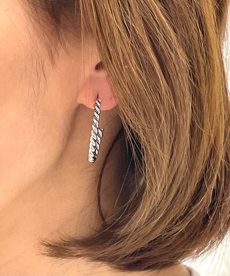 【LES CLEIAS／レ・クレアス】ツイストカーブピアス