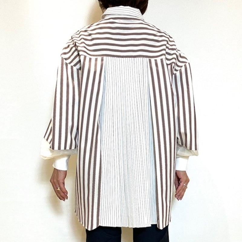 Lallia mu/ラリアムー】バックプリーツシアースリーブシャツ Lallia mu/ラリアムー】バックプリーツシアースリーブシャツ