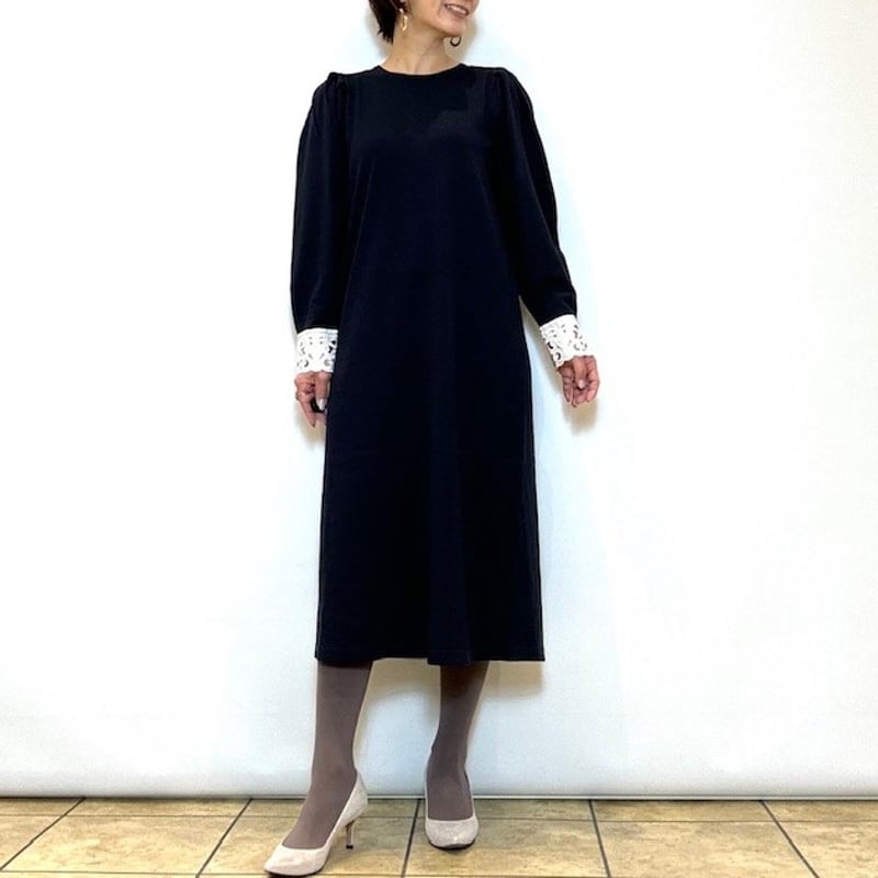 近年モデル【美品】BEATRICEベアトリス/ネックリボンワンピース定価2.7万 BEATRICE／ベアトリス】レースカフスニットワンピース | Aimant-エマン