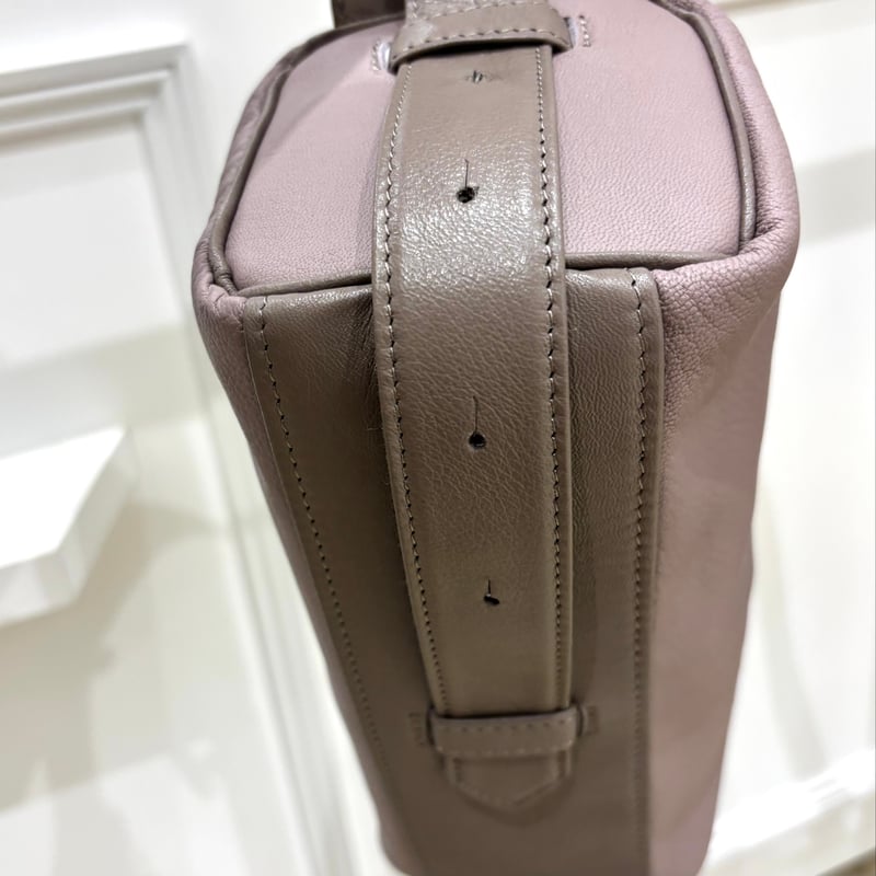 Atelier brugge／アトリエブルージュ】ボックスクロスボディバッグ