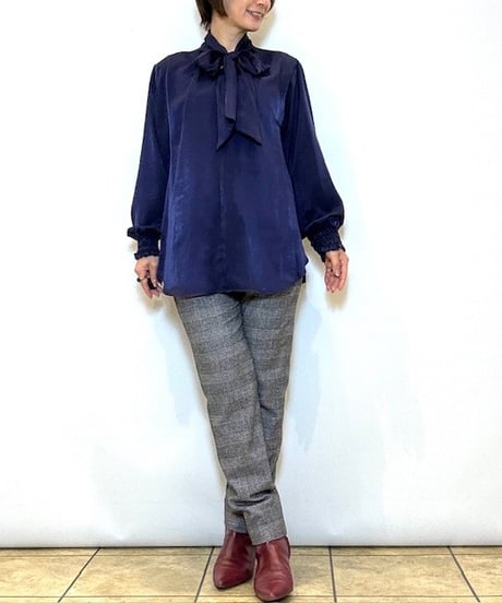 【Srieee／シュリ】《Outlet》前後２WAYスエードタイブラウス