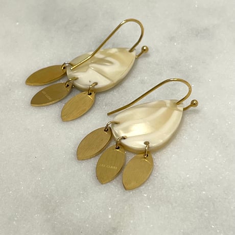【LES CLEIAS／レ・クレアス】マーブルシェルドロップピアス