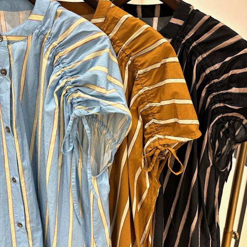 Mylanka／ミランカ】ギャザーショルダーストライプシャツワンピース