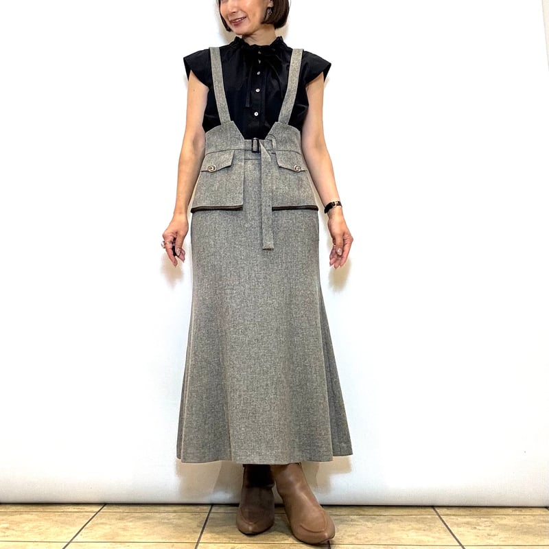 Lallia Mu　ラリアムー　ジャンパースカート ベージュ　未使用に近い Lallia Mu ラリアムー ジャンパースカート ベージュ 未使用に