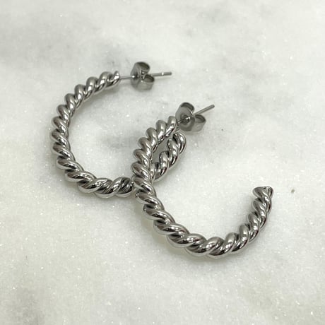 【LES CLEIAS／レ・クレアス】ツイストカーブピアス