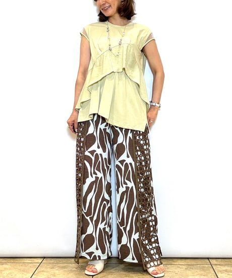 【Lallia mu／ラリアムー】シアーショルダーアシンメトリーカットソー