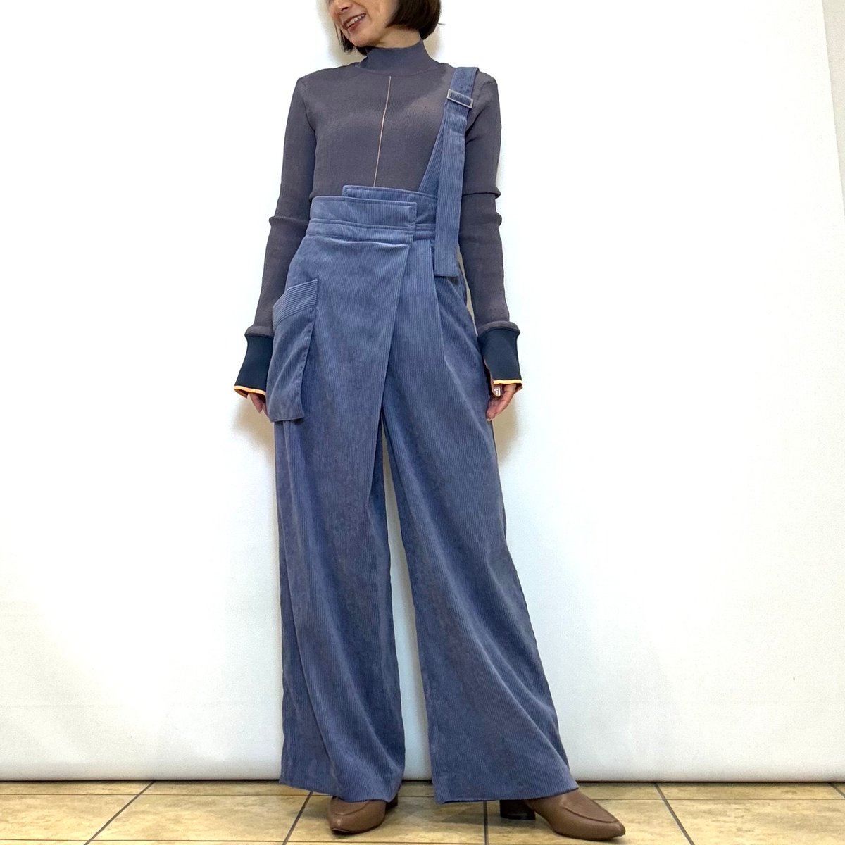 Lallia mu／ラリアムー】ワンショルダーコーデュロイパンツ | Aimant