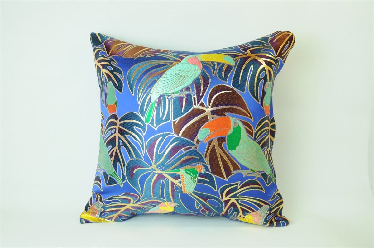 西陣織 正絹 モンステラと鳥 クッションカバー ブルー | 西陣岡本