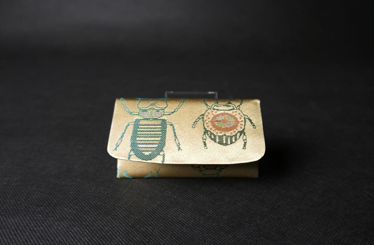 西陣織 虫紋様 名刺入れ 白茶地 | 西陣岡本