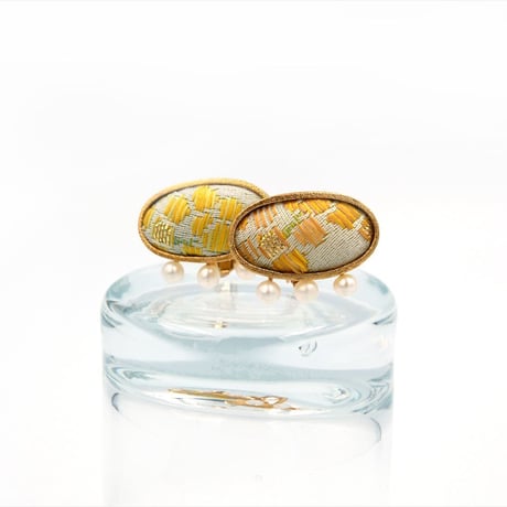 〈尊 MICOTO〉 イヤリング11　OVAL　ミモザ紋様