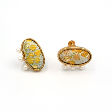 〈尊 MICOTO〉 イヤリング11　OVAL　ミモザ紋様