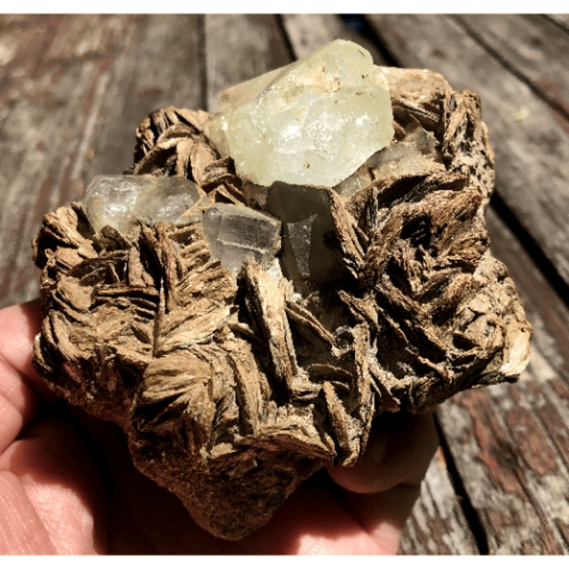 アクアマリンクラスター原石緑柱石パキスタン産スカラドゥシガー渓谷