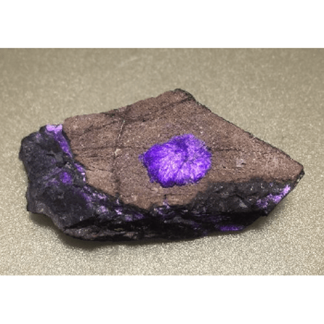 ☆リッチパープルスギライト しずく型ルース①(SA+)