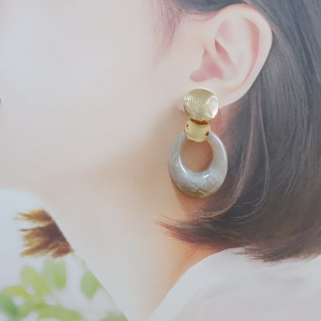 大人シンプル！大ぶりピアス