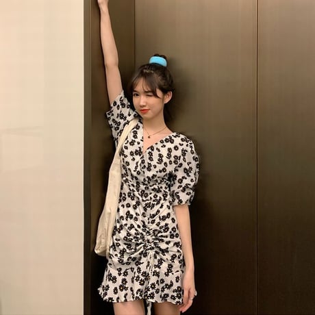 花柄 ワンピース Vネック ホワイト バブルスリーブ ギャザー 韓国ファッション レディース 白 パフ袖 ハイウエスト Aライン ショート丈 ガーリー DTC-615247009858_wt