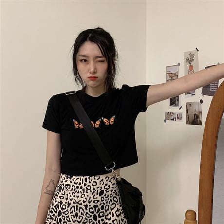 バタフライ Tシャツ 半袖 ショート丈 ブラック 韓国ファッション レディース 蝶 黒 かわいい ガーリー DTC-615764921313_bk